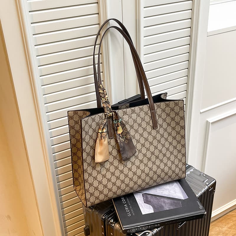 Large Tote Bag for Women, High Capacity 2026 New Trendy Autumn/Winter Premium Single Shoulder Bag, Niche Design Handbag