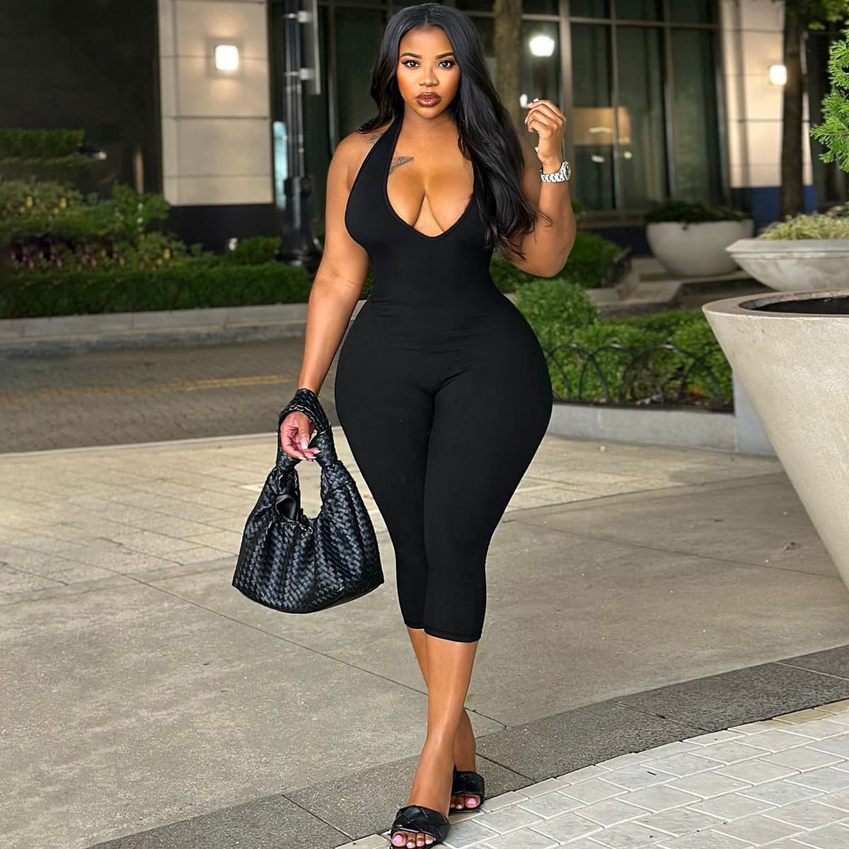 Amazon Hot plus size Women's 2025 Spring and Summer New Fashion Sexy Backless Solid Color Neck Jumpsuit Wholesale