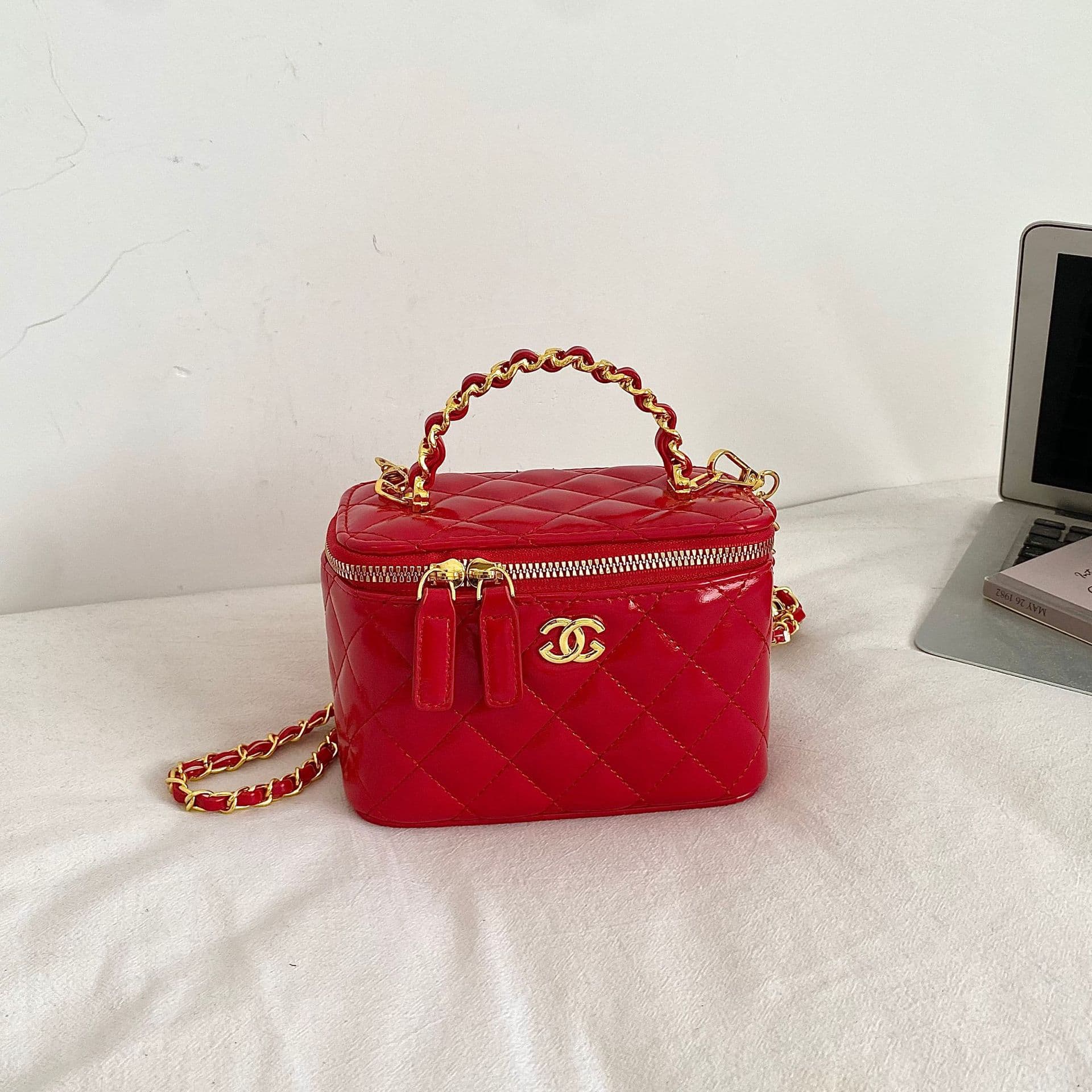 2026 New Korean-style Chanel-inspired Diamond Quilted Chain Bag Cross-border Versatile Fashion Box Bag Gold Ball Shoulder Crossbody Bag