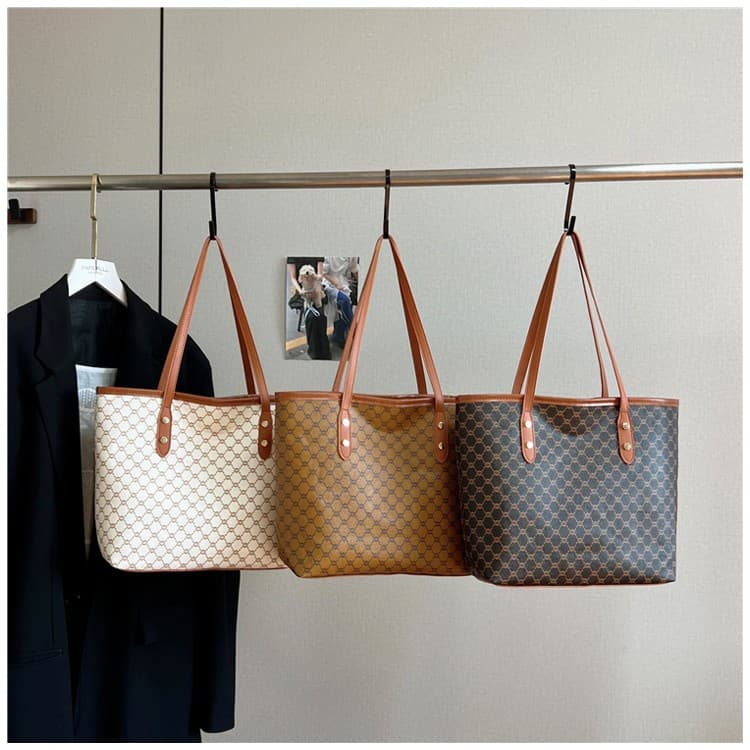 Vintage Single Shoulder Bag for Women 2026 New Trendy Fashion Large Capacity Underarm Bag Versatile Work Commute Tote Bag