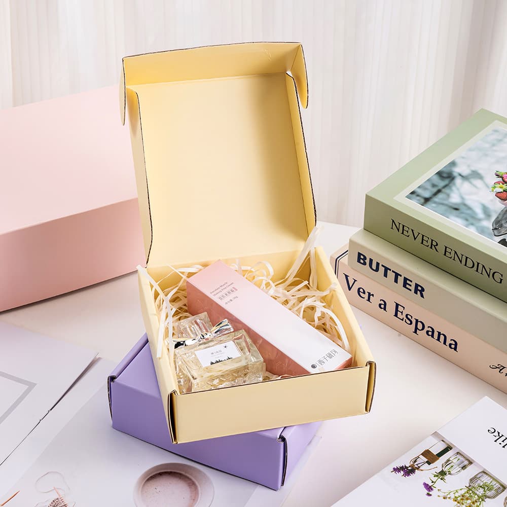 Double-Sided Colorful Corrugated Box Thickened Multi-Specification Express Packaging Box Foldable Corrugated Box Clothing Packaging Carton