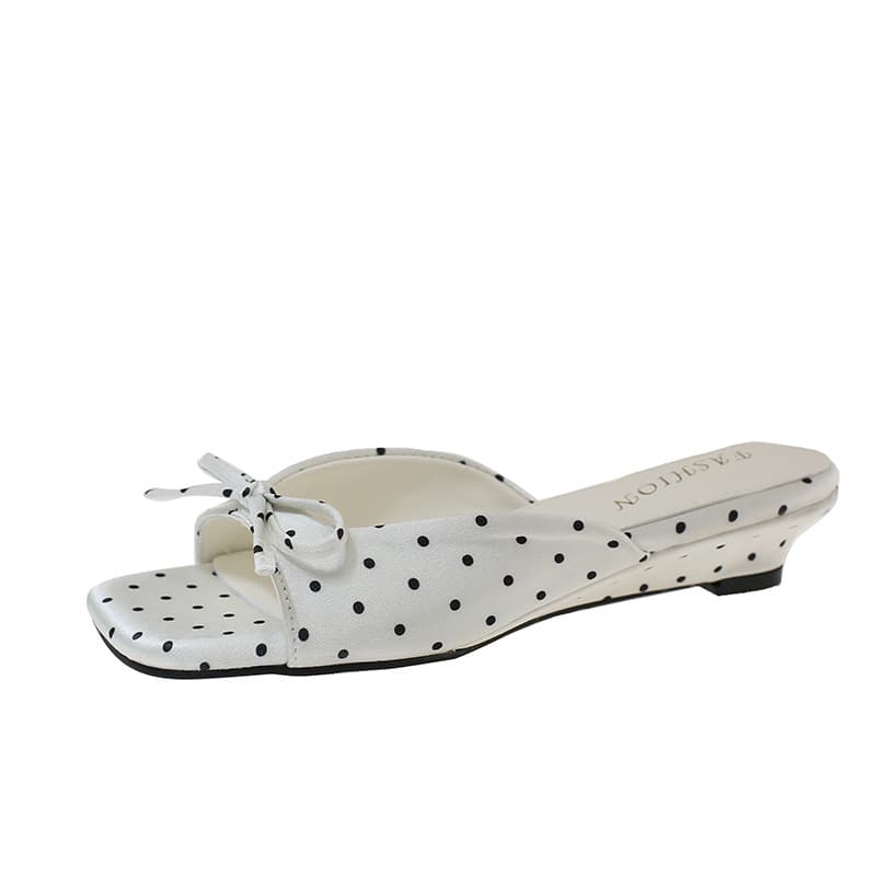 French Polka Dot Low Heel Sandals for Women Summer 2026 New Style, Gentle Design to Match Dresses, Chunky Heel Bow One-Strap Slides