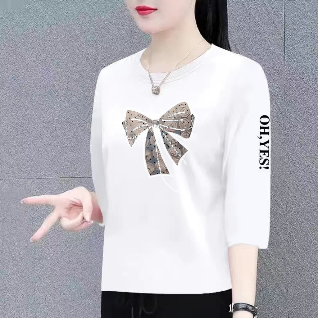 Clearance sale, bargain hunters, export overstock, mom's three-quarter sleeve t-shirt, stylish short-sleeved top, loose-fitting top for middle-aged and elderly women.