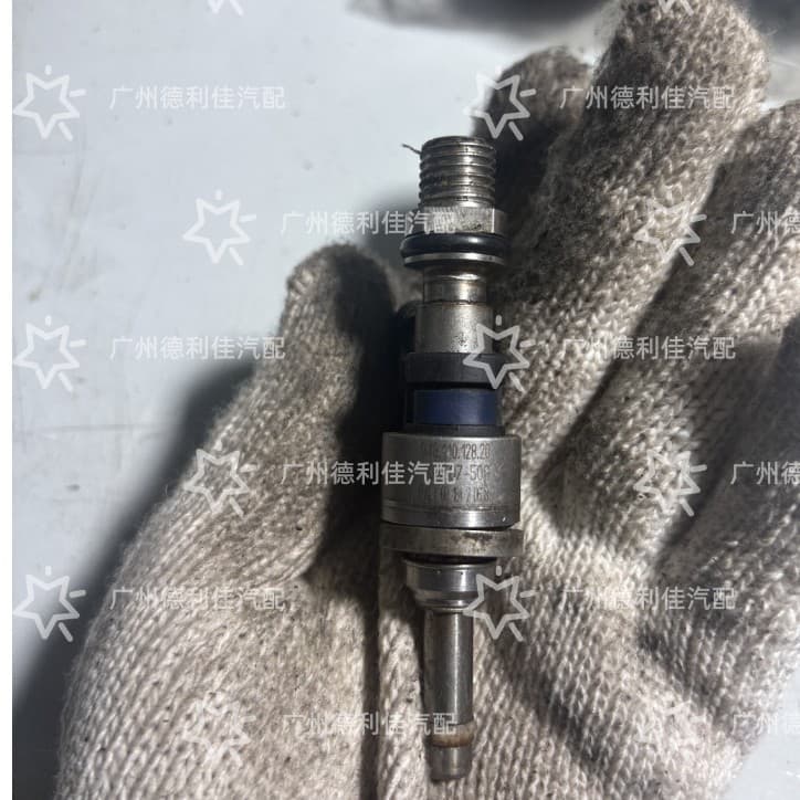 Used Porsche Panamera Fuel Injector 94811012822 Injector