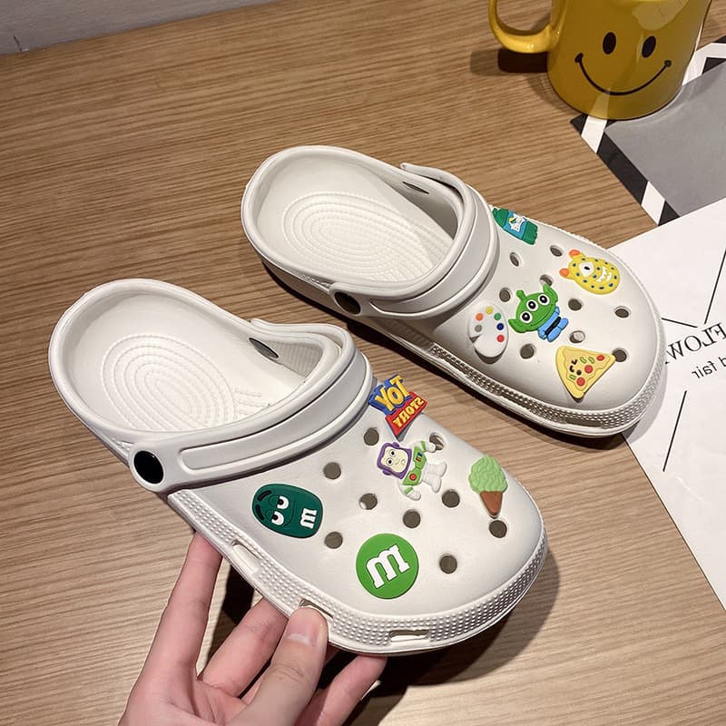 Cartoon rainbow clogs for women, summer casual wear, new style, thick-soled, two-way, beach non-slip closed-toe slippers