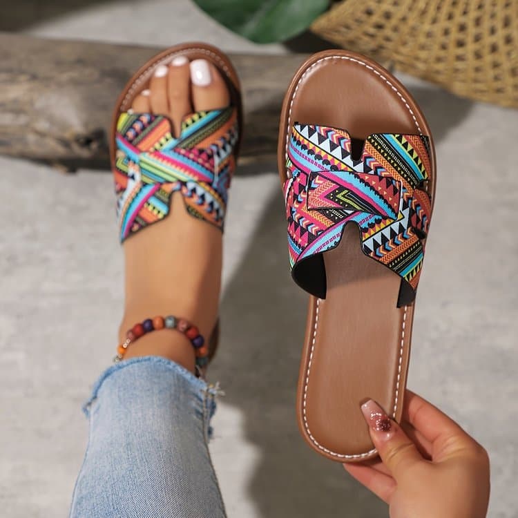 Lightweight and comfortable, giving you a relaxed feeling all day long.