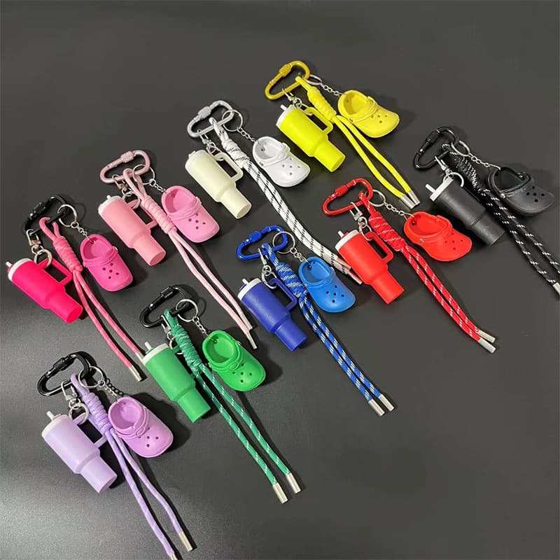 Cross-border e-commerce hot-selling mini water bottle, clogs, rope keychain, detachable cup, original backpack charm.