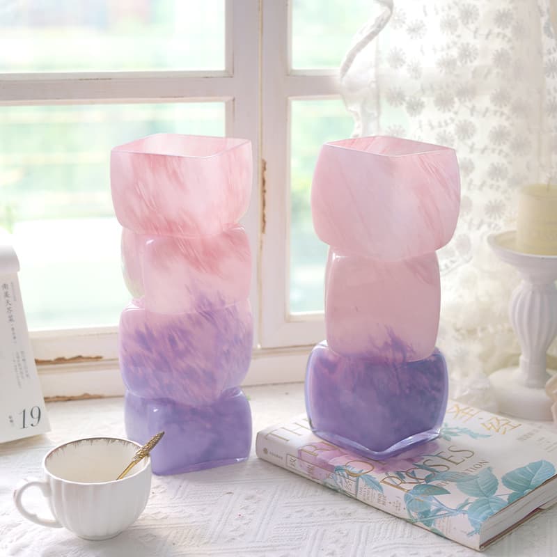 Glass Vase with Pink-Purple Gradient, Handmade Creative Glass Vase for Hydroponic Flowers, Flower Arrangement Decoration, and Display Piece for Wholesale