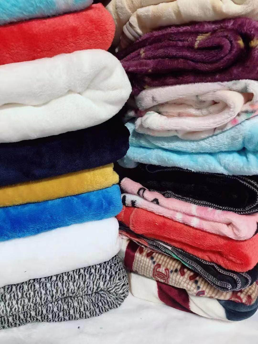 Slightly Flaw Pet Blanket Thickened Dog Cat Blanket Cushion Quilt Office Leg Cover Nap Blanket
