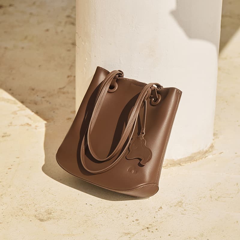 2026 New Versatile High-End Tote Bag, Fashionable and Simple Genuine Leather Shoulder Bag, Stylish and Large-Capacity Women's Bag for Commuting