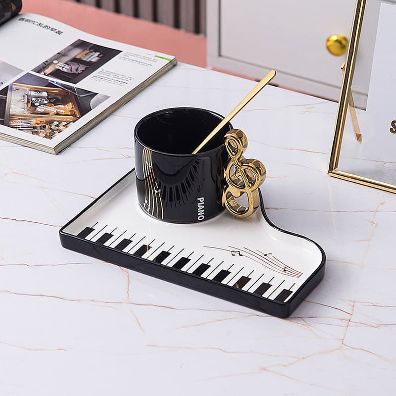 Black and White Melody Piano-Shaped Ceramic Coffee Cup and Saucer Set, Creative Design, High-End Gift