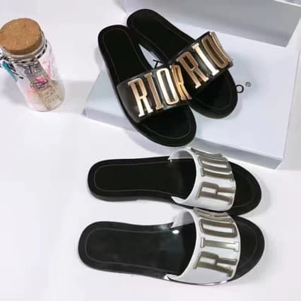 Logo Letter Metal Buckle Fashion Flat Beach Slide Sandals for Women
