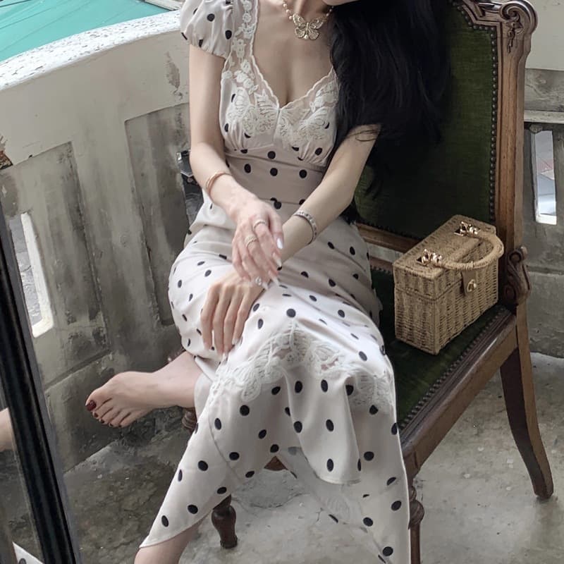 Hepburn-style Contrast Polka Dot Fitted Long Dress with Lace Trim at Chest, Puff Short Sleeves, Satin Finish, Vintage Dress