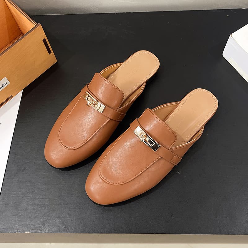 Plus-Size Women's Mules 2026 Spring/Summer New Style with Buckle, Closed-Toe Slip-On Flat Slippers for Outdoor Wear