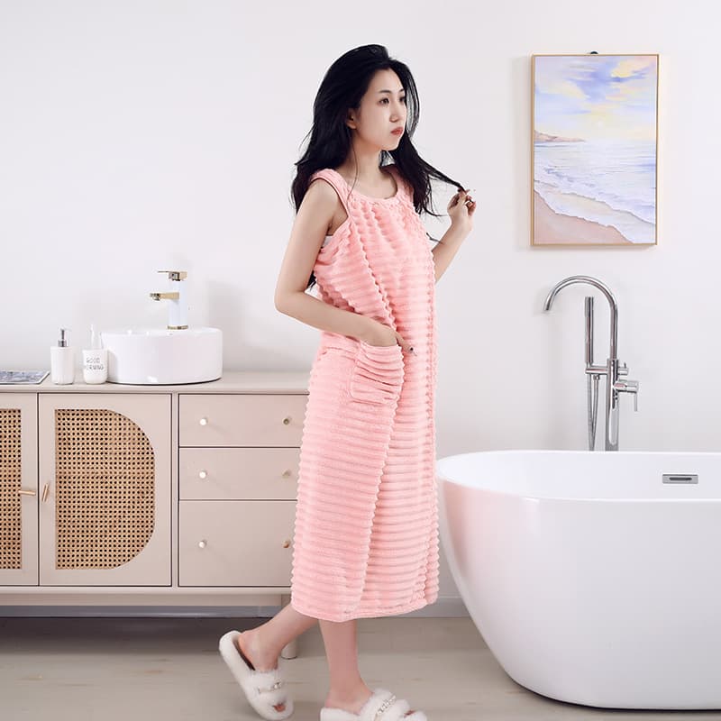 Women's Bath Towel, Spaghetti Strap Bathrobe, Adult Bodysuit, Dormitory Shower Hair Drying Cap, Two-Piece Set, Can Be Worn Out as Outerwear, Sleeveless