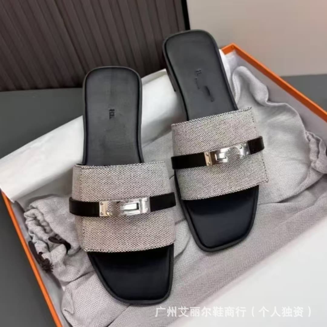 New High-End Fashionable High-Quality Metal Buckle Watch Strap Rubber Sole Flip-Flops Cross-Border Bestseller Women's Sandals Wholesale