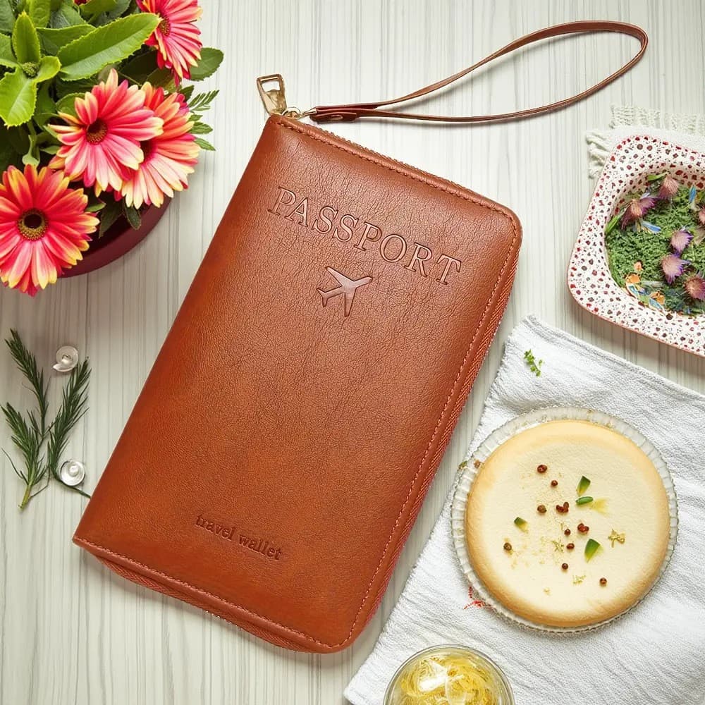 2026 New Style Leather Women's Long Passport Holder, RFID Document Case, Large Capacity, Simple and Stylish Multifunctional Wallet