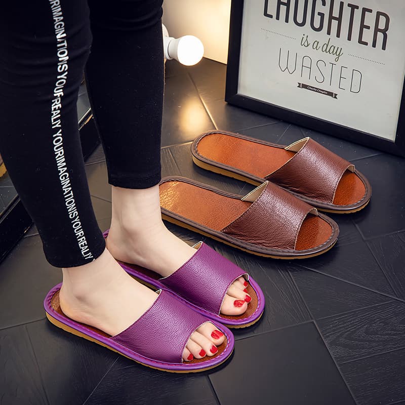 Waterproof leather slippers for summer, suitable for men and women, for indoor use in bathrooms, and can be worn by couples. Wholesale.