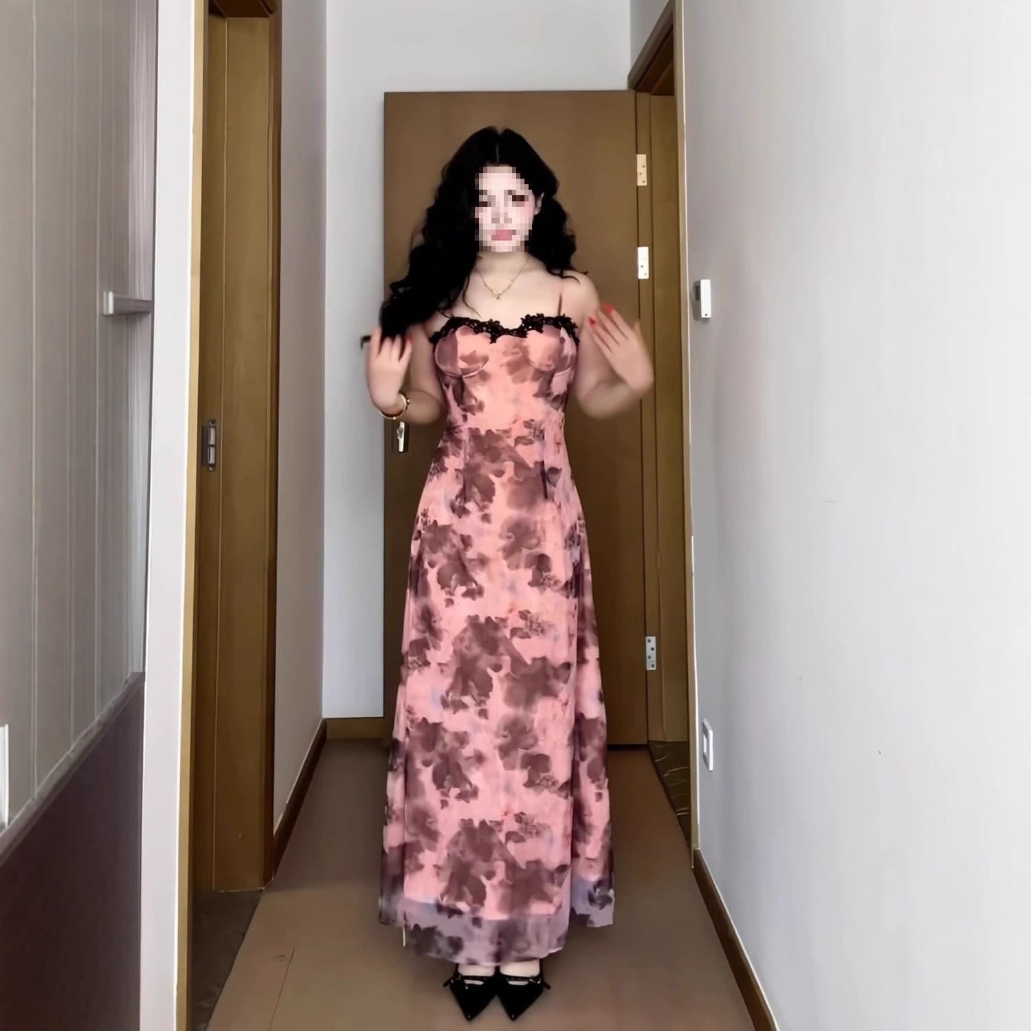 Korean-Style Gentle and Sweet Floral Suspender Dress for Women, New Spring and Summer Style, Lace-Trimmed Seaside Vacation Style Long Dress