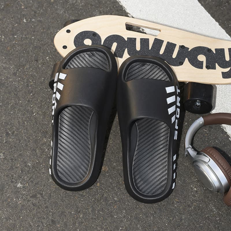 Men's Cloud-Like Slippers Summer 2025 New Outdoor Indoor Home Bathroom Non-Slip Odor-Proof Sandals