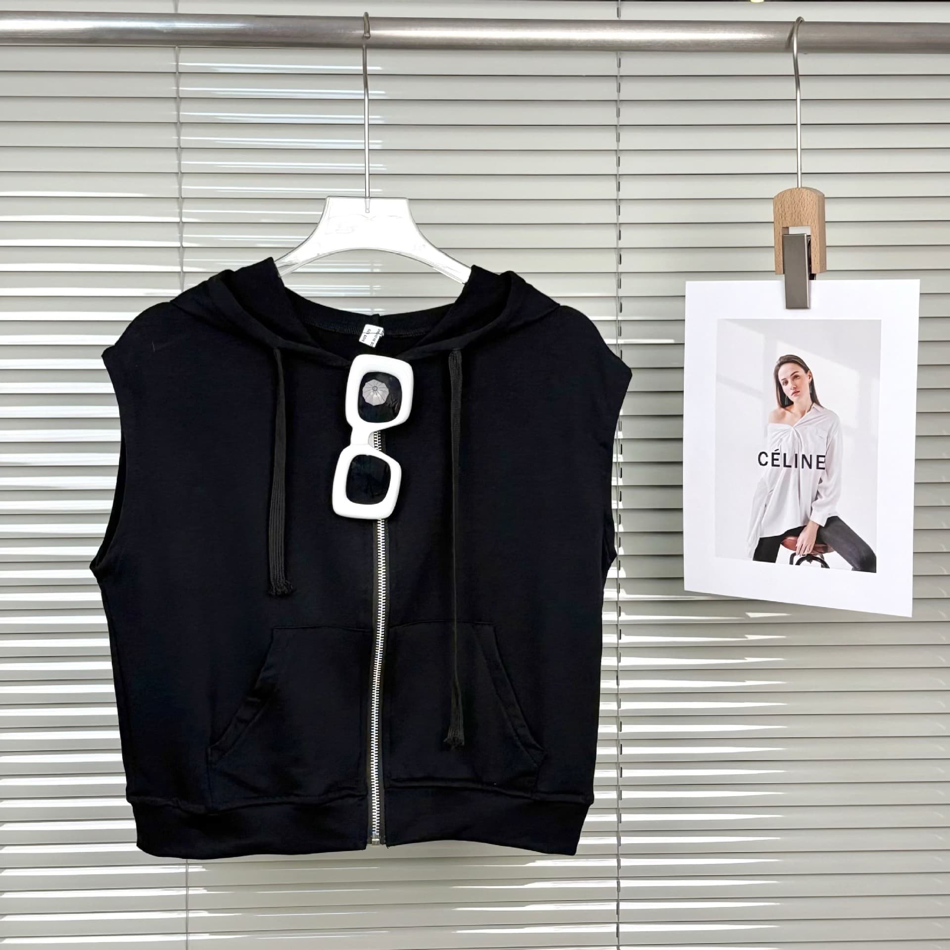 Children's Summer Sleeveless Hoodie Vest 2026 Back Letter Cartoon Print Zip-Up Hooded Cardigan Vest