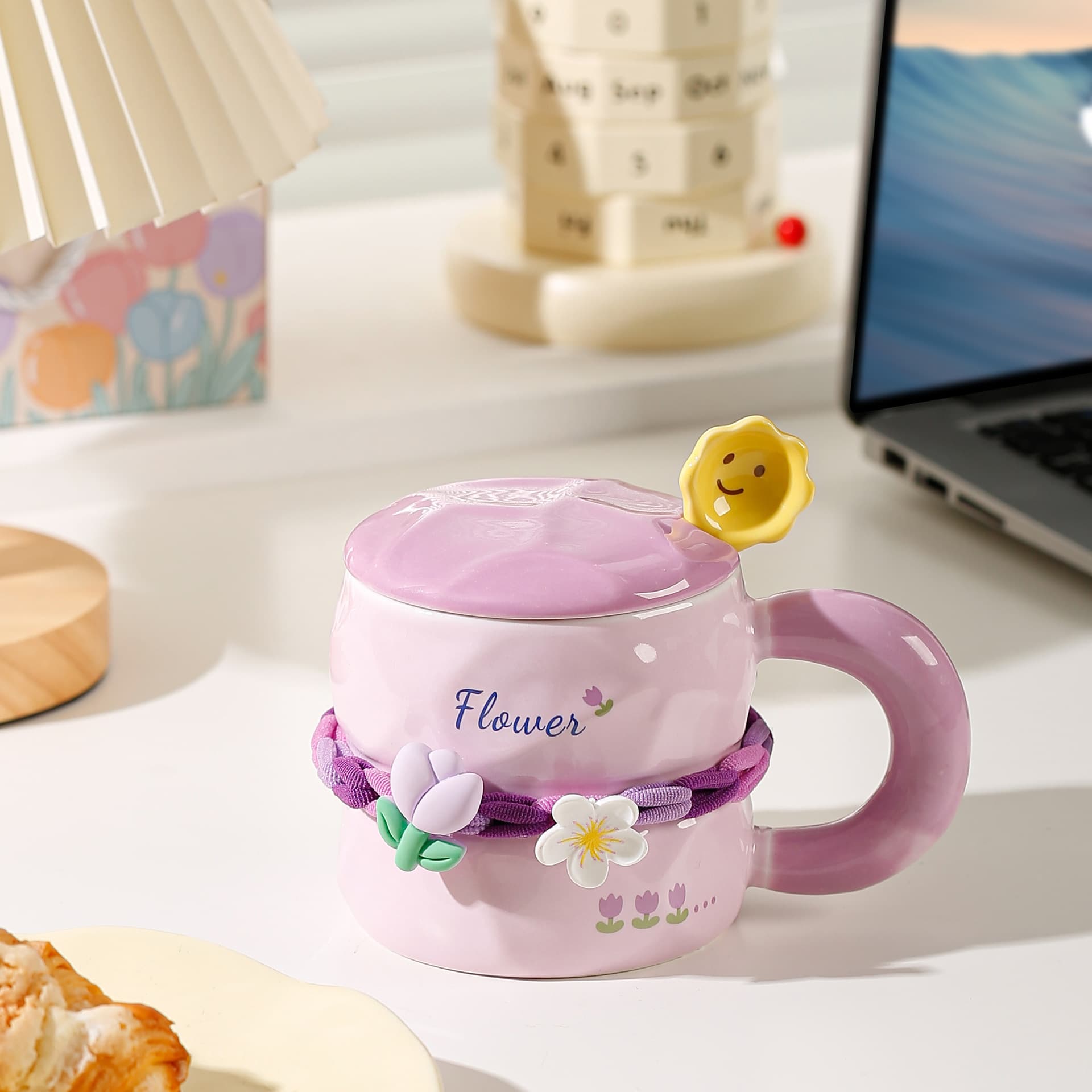 High-quality, stylish DIY flower mugs for office ladies – cute and stylish water or coffee cups with lids – perfect as a creative gift.