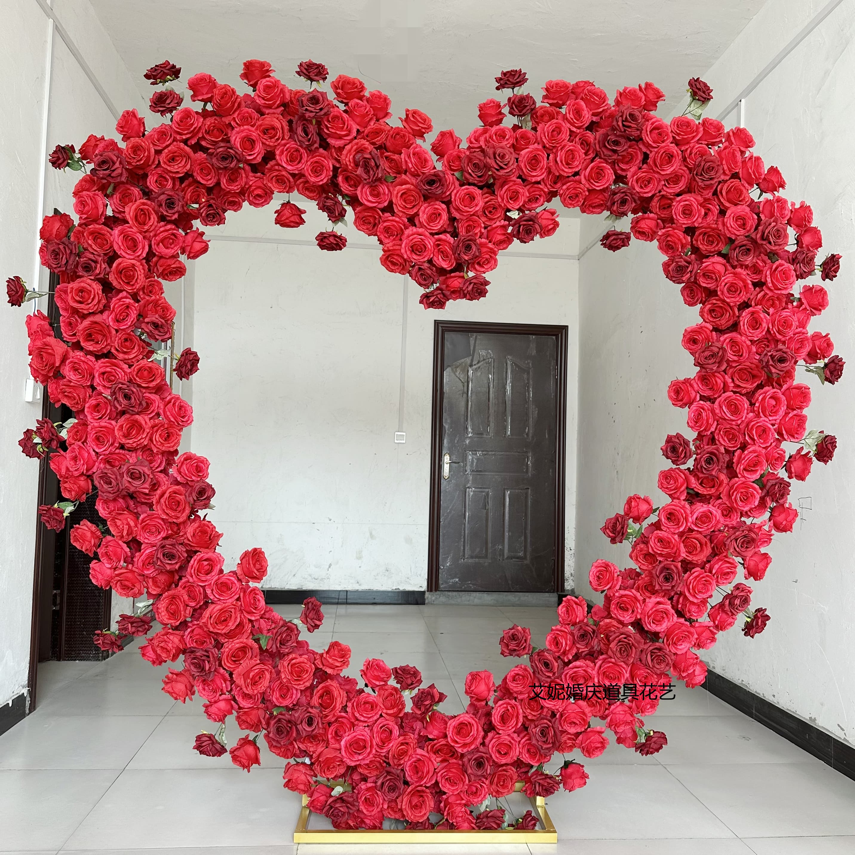 New Wedding Props Iron Art Glowing Heart Shape Background Arch Creative LED Love Grid