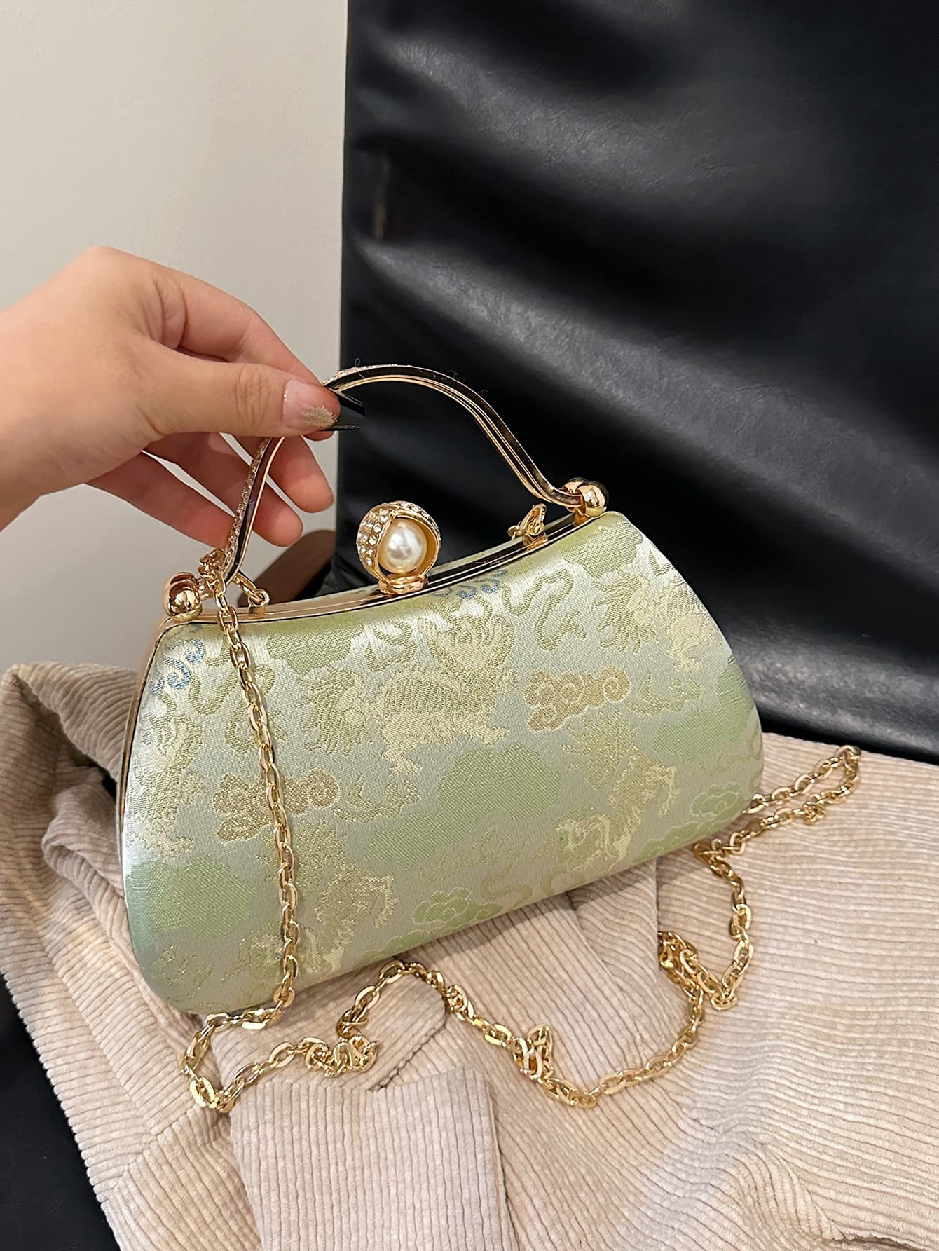 2025 Spring New Arrival: Qilin and Auspicious Cloud Embroidery Clip Chain Evening Bag, Artistic Chinese Style Cheongsam Handbag/Shoulder Bag