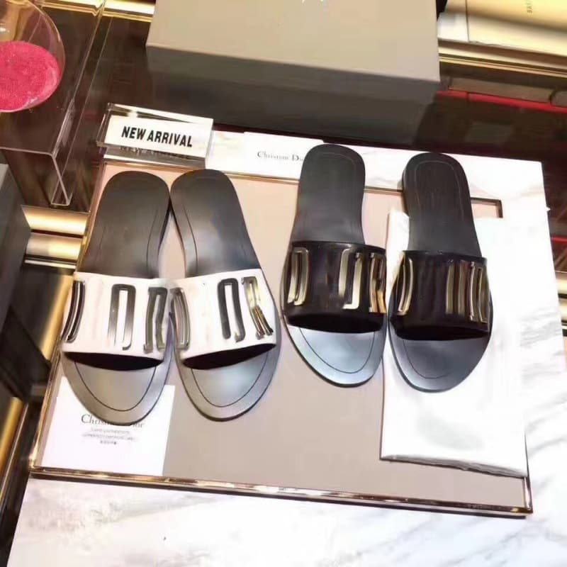 Metal Letter Low Heel Flat Sandals Genuine Leather One-Strap Wholesale