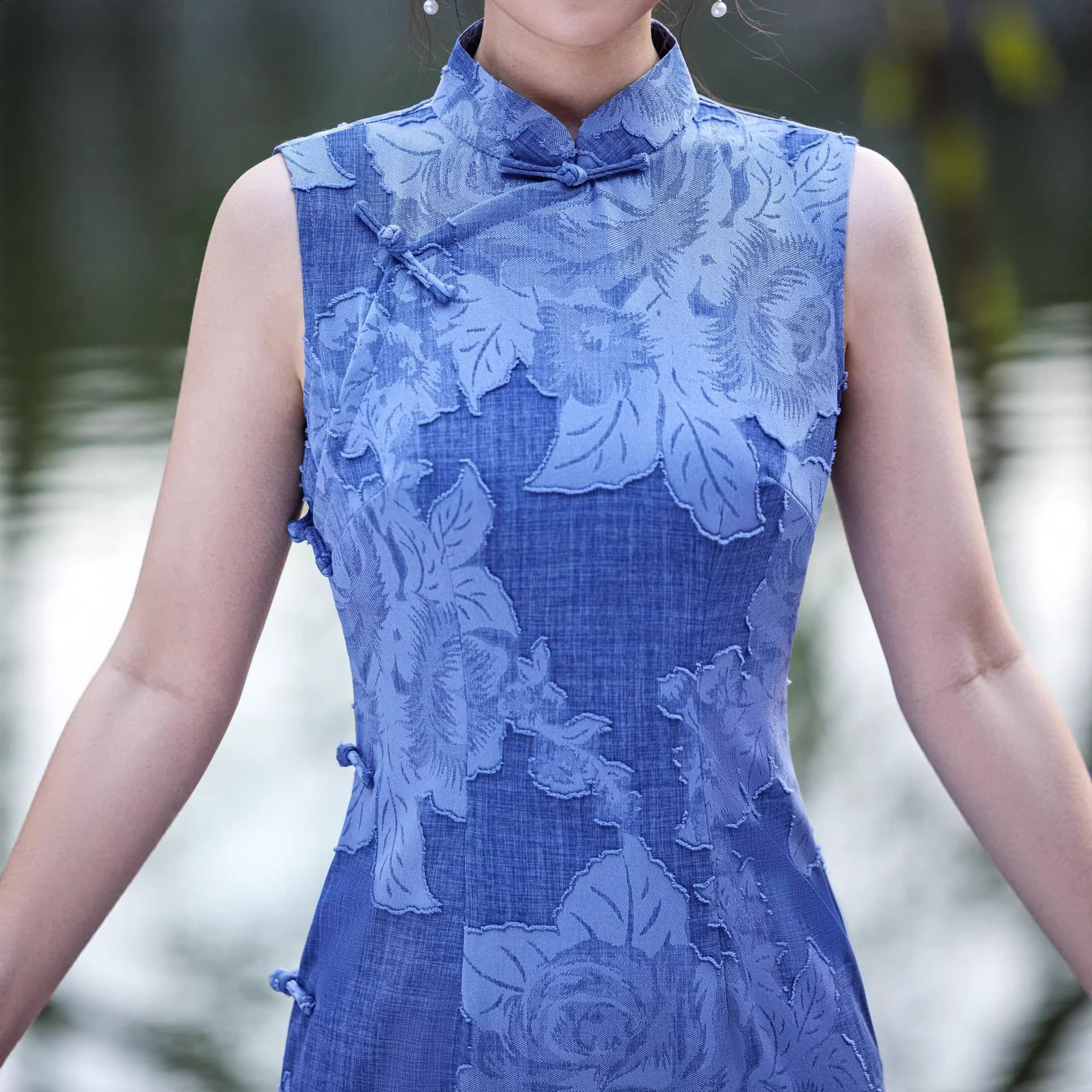 Spring Dawn Retro New Chinese Style Blue Sleeveless Cheongsam for Women, 2026 Spring New Arrival, Elegant and Youthful, Suitable for Work
