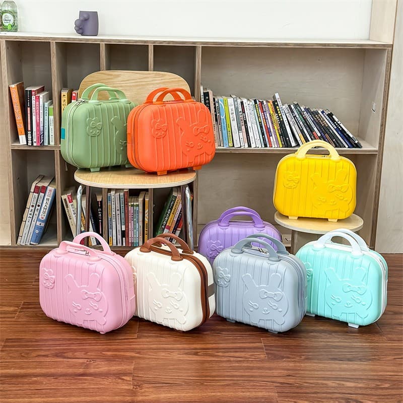 Wholesale 14 Inch High Appearance Cosmetic Handheld Case Travel Portable Storage Box
