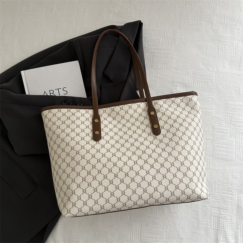 Commuter Personality Large Capacity Tote Bag 2024 Winter New Trendy Unique Design Handheld Shoulder Bag for Women