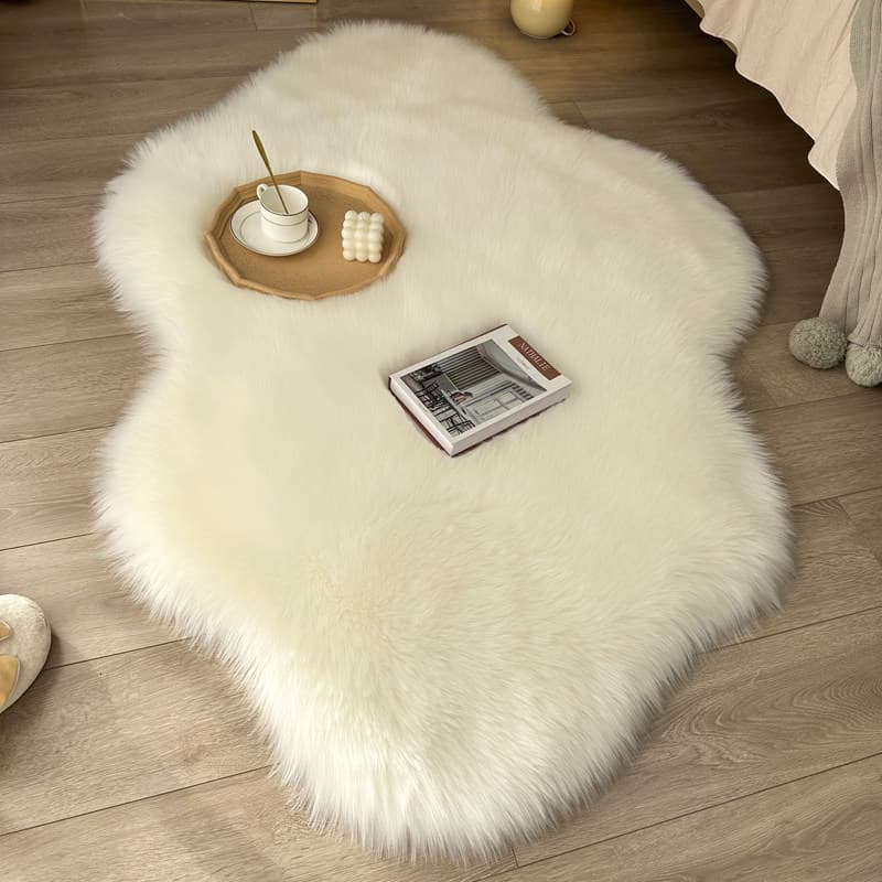 White Fluffy Plush Rug for Bedroom, Bedside, Living Room, Cloud-Shaped Long Pile Carpet, Floor Mat, Window Sill Pad