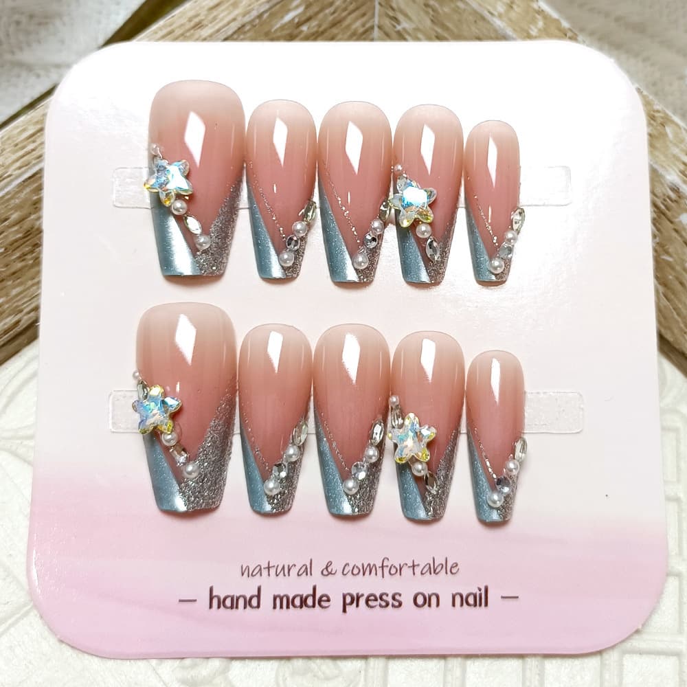 Shake Tone Hot-selling Wear Nail Cartoon Phototherapy Nail Patch Advanced Sense 10 Pieces Code Hand-made Manicure Tablets