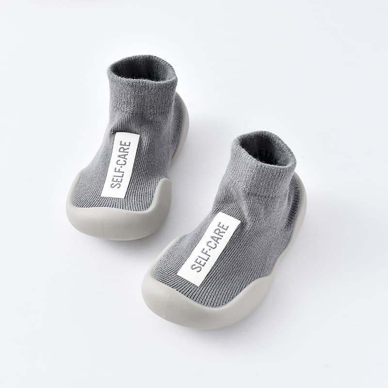 New cartoon baby shoes and socks with rubber soles, children's floor socks, newborn walking socks, 0-3 years old