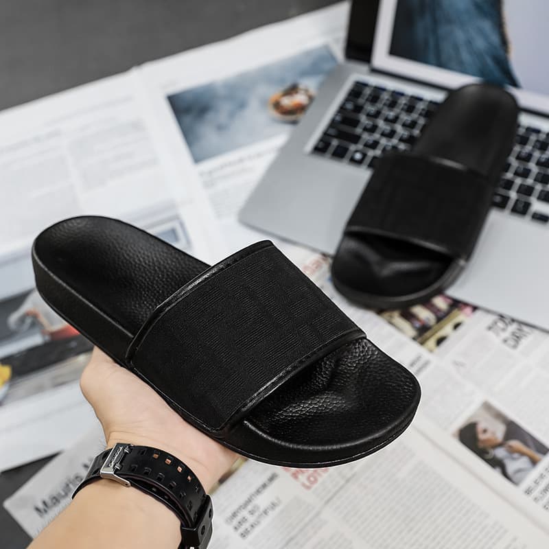 Comfort Men's Slippers 2025 Casual Flip Flops Summer European American Fashion Outdoor Lightweight Anti-Slip Trendy Beach Sandals