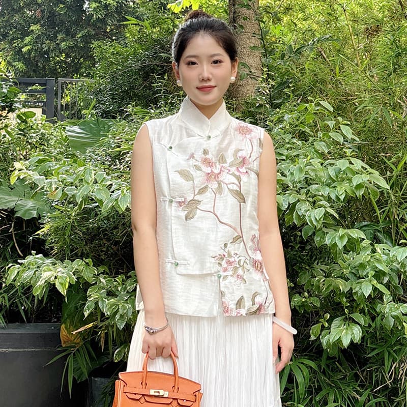 Women's ethnic style vest, summer slimming retro Chinese style heavy embroidery floral stand collar Tencel Chinese style top