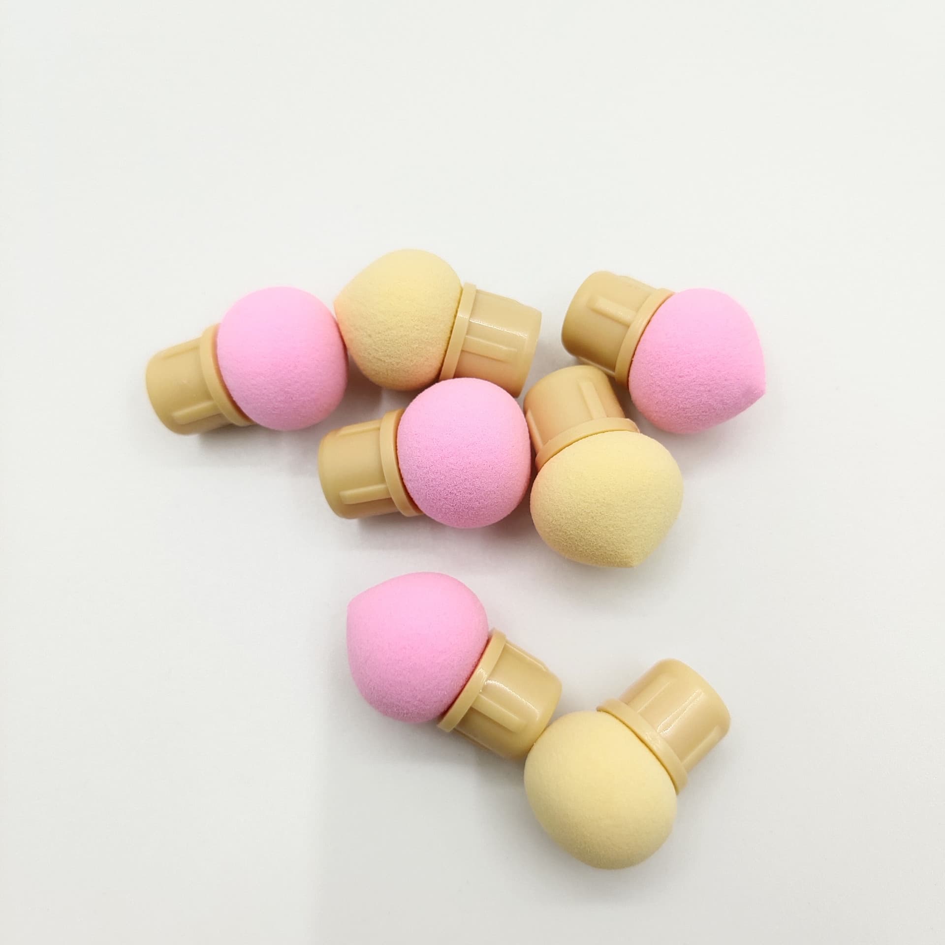 Large stock available: Single sponge blending nail art brush with sponge tip; gradient nail art tool.