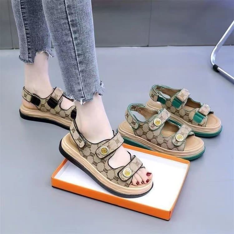 Chanel-style buckle sandals, Korean style, platform, height-increasing, sporty sandals, women's shoes, 2026 summer new fashion beach shoes