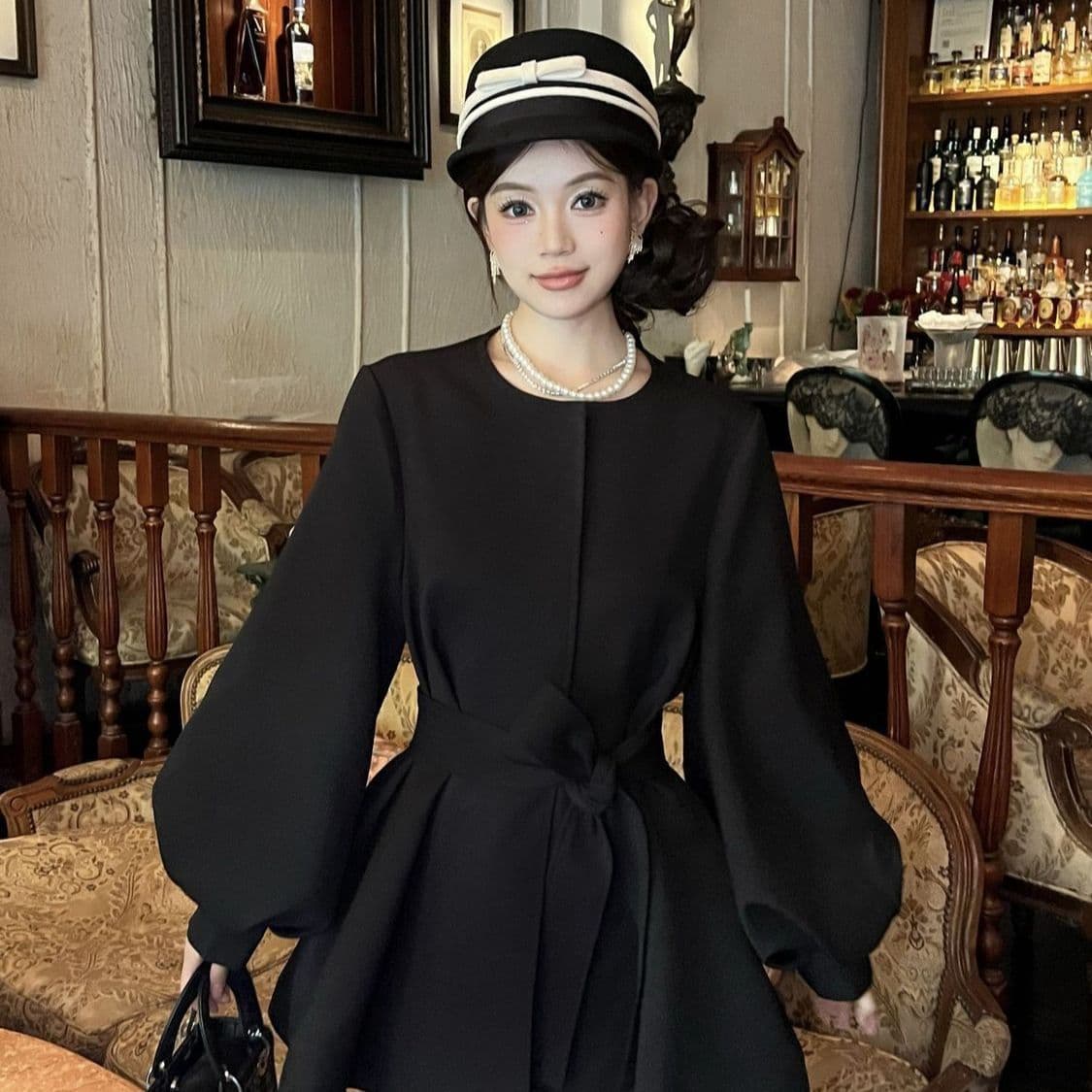 Factory wholesale black Korean Hepburn-style round neck thin long-sleeve trench coat for women, autumn, petite spring