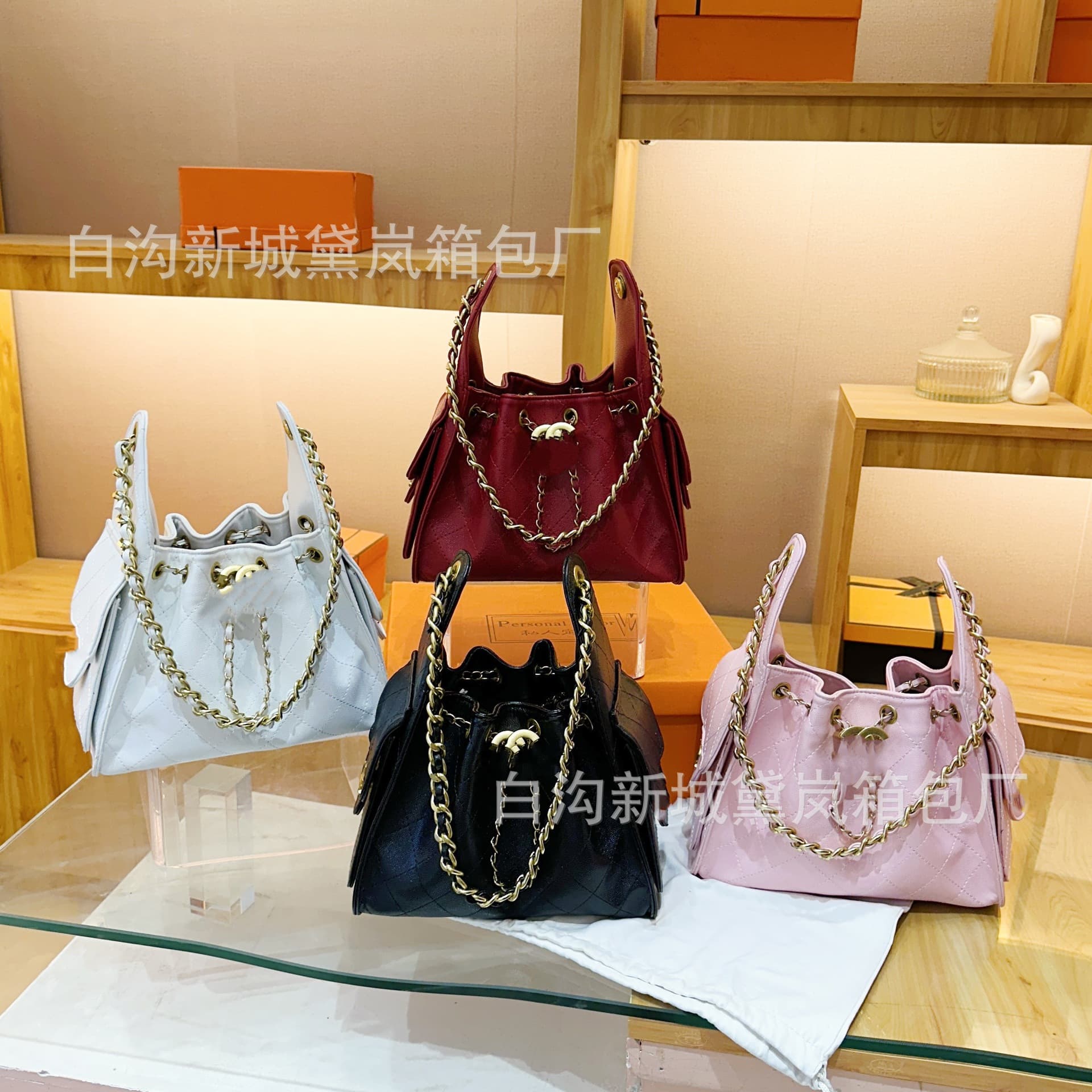 Cross-Border Fashion Single-Shoulder Large-Capacity Hip-Hop Bag 2025 Autumn/Winter New Diamond Quilted Drawstring Chain Underarm Bucket Bag