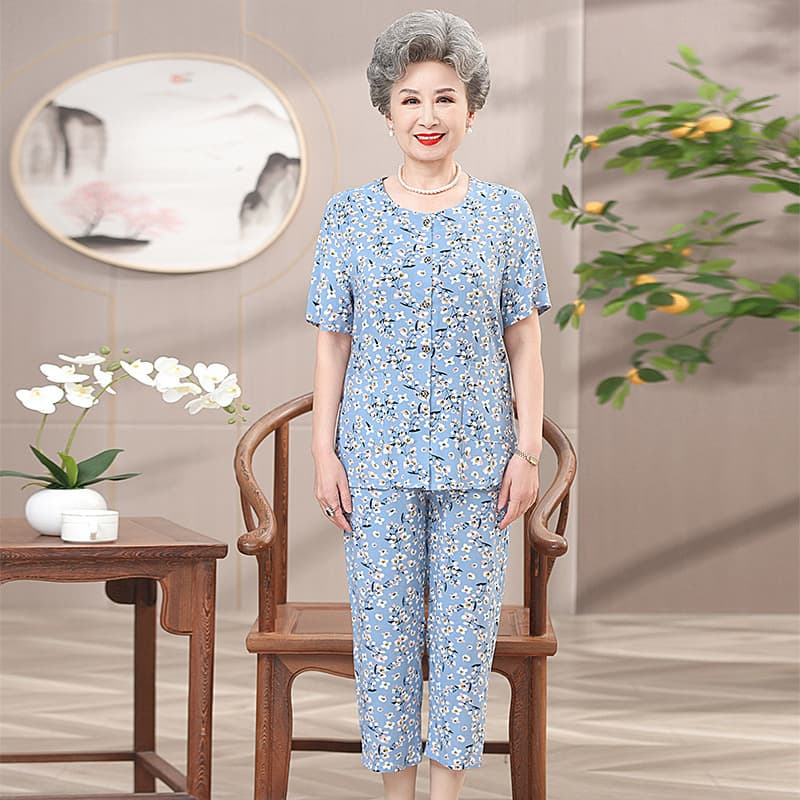 Mom's Summer Cotton Silk Suit, Middle-Aged and Elderly Women's Short-Sleeved Cardigan, 60-70-Year-Old Women's Cotton Silk Grandma Outfit
