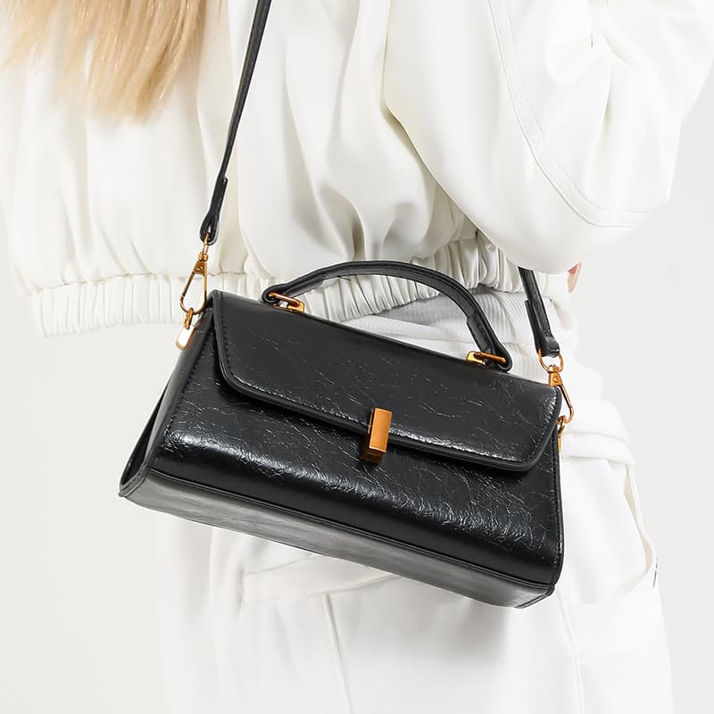 2025 Spring New Arrival Niche High-End Small Square Handbag, Stylish, Versatile, and Elegant for Commuters and Women.