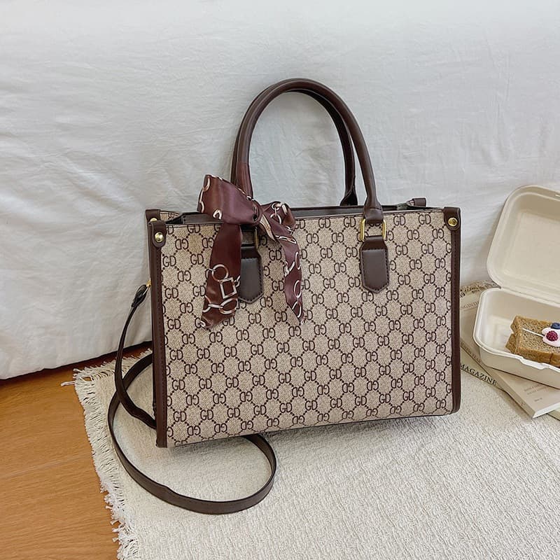 2026 New Style Women's Handbags for Foreign Trade Wholesale - Shoulder Bag, Crossbody Bag, Small Square Bag, Popular Monogram Letter Retro Commuter Bag, Light Luxury