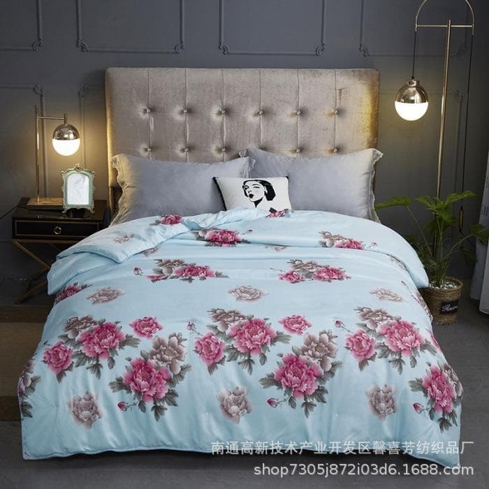 Satin Jacquard Silk Quilt Student Dormitory Single and Double Summer Cool Quilt Spring Autumn Winter Quilt Core Company Gift Quilt Wholesale