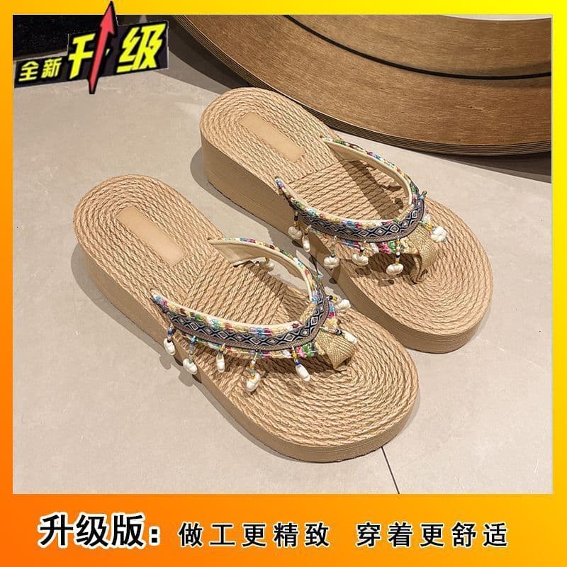 Thick-Soled Beach Sandals for Women, Summer 2025 Fashionable and Comfortable Flip-Flops for Travel and Vacation