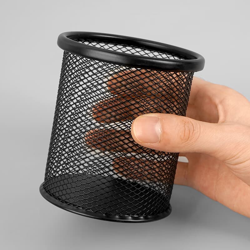 Simple student stationery, multi-functional office supplies, pen case, pen holder, storage box, wrought iron hollow desktop storage bucket