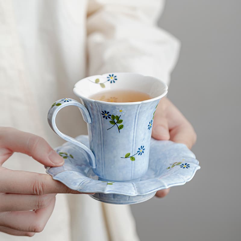 Yishi Tea Ceremony Purely Hand-Painted Small Daisy Ceramic Master Cup Mini Water Cup Tea Cup Coffee Cup Saucer Set