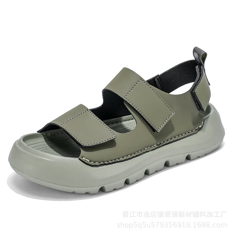 Trendy and stylish men's sandals, new style, non-slip, wear-resistant, high-quality Velcro strap, outdoor Vietnamese beach sandals.