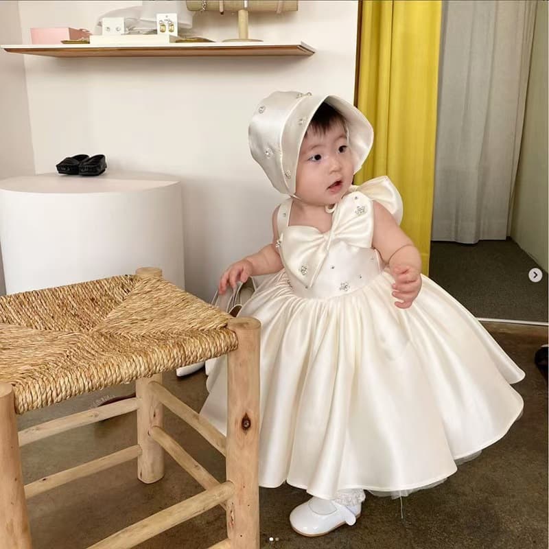 Children's first birthday dress and hat
